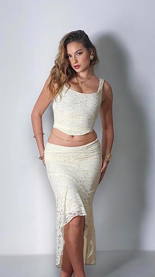 ENSEMBLE EN DENTELLE